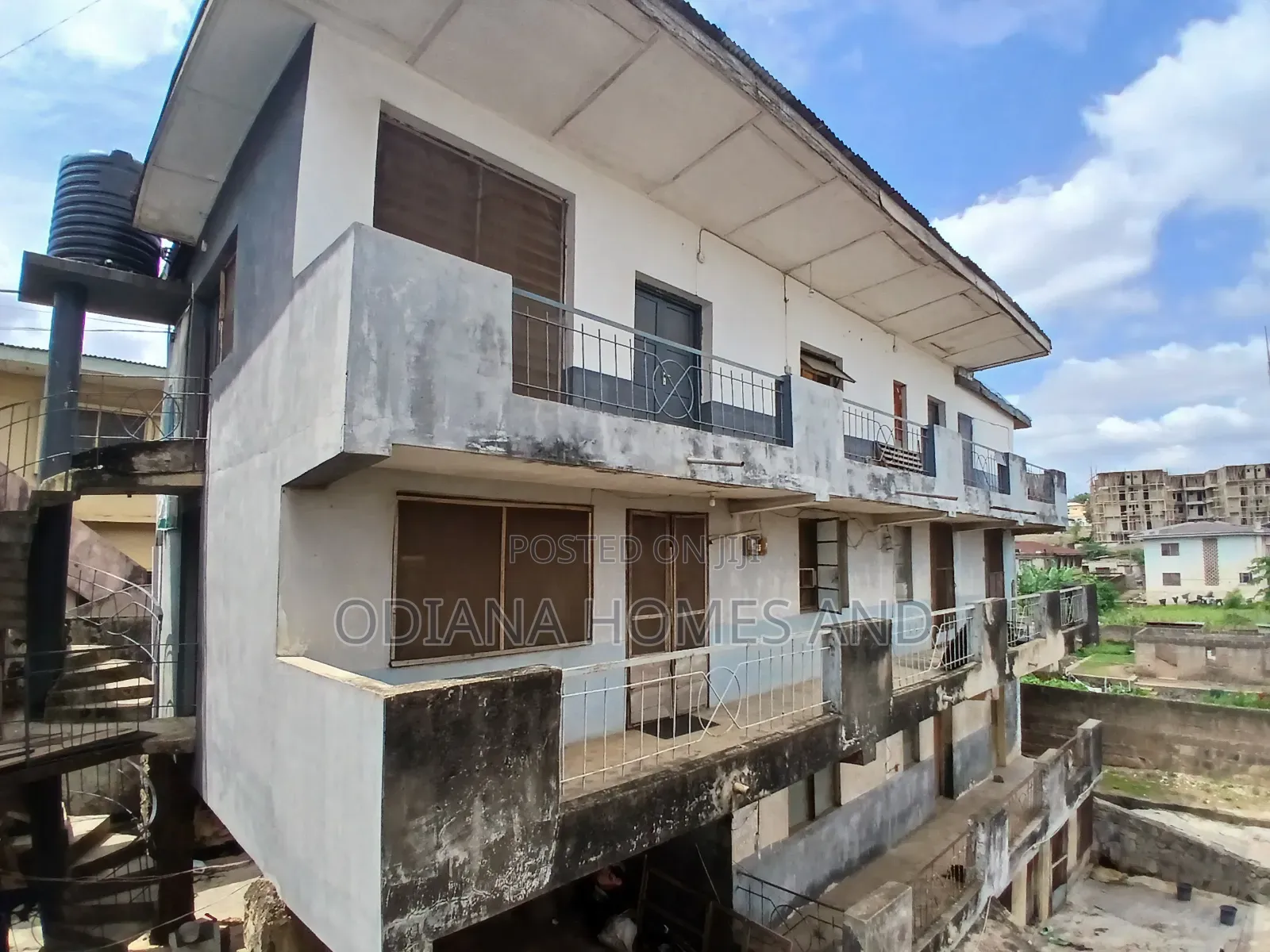13bdrm Apartment in Total Garden, Ibadan for sale in Ibadan