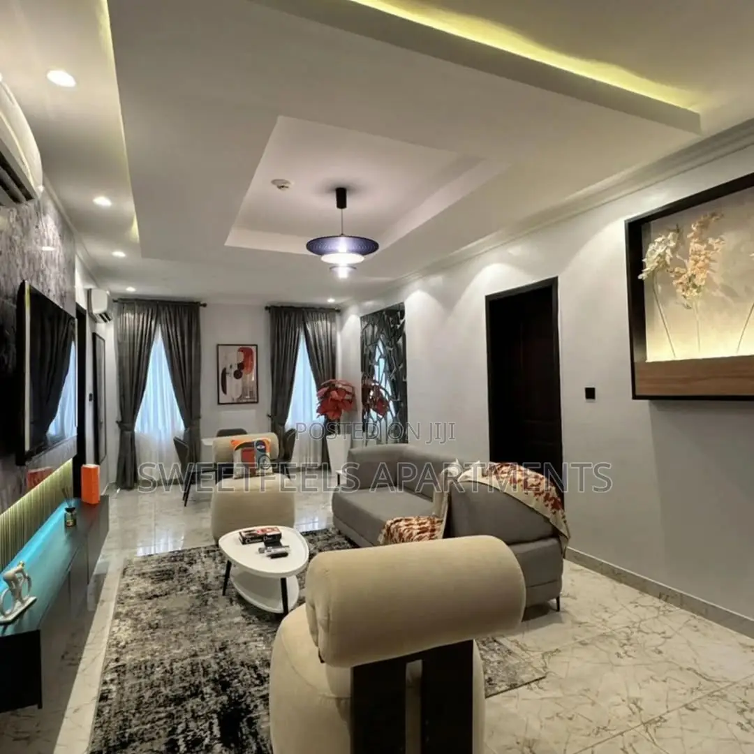 Beautiful and Spacious 2 Bedroom Apartment in Mobolaji Bank Anthony Way
