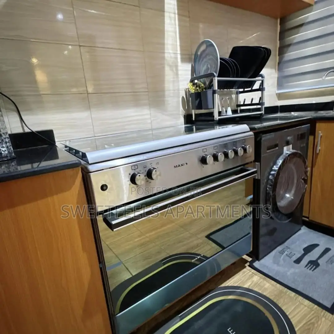 Beautiful and Spacious 2 Bedroom Apartment in Mobolaji Bank Anthony Way