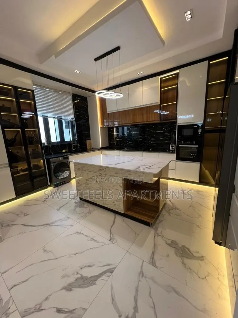 4 Bedroom Luxury Apartment in Ikota