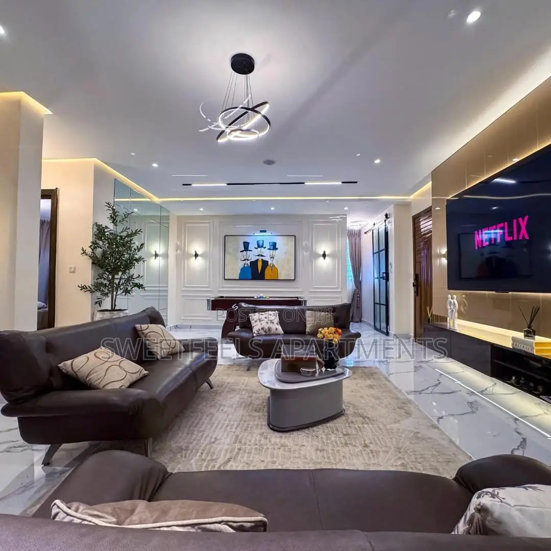 Cozy 2 Bedroom With in House Gym, Washing Machine and Chess in Victoria Island Extension