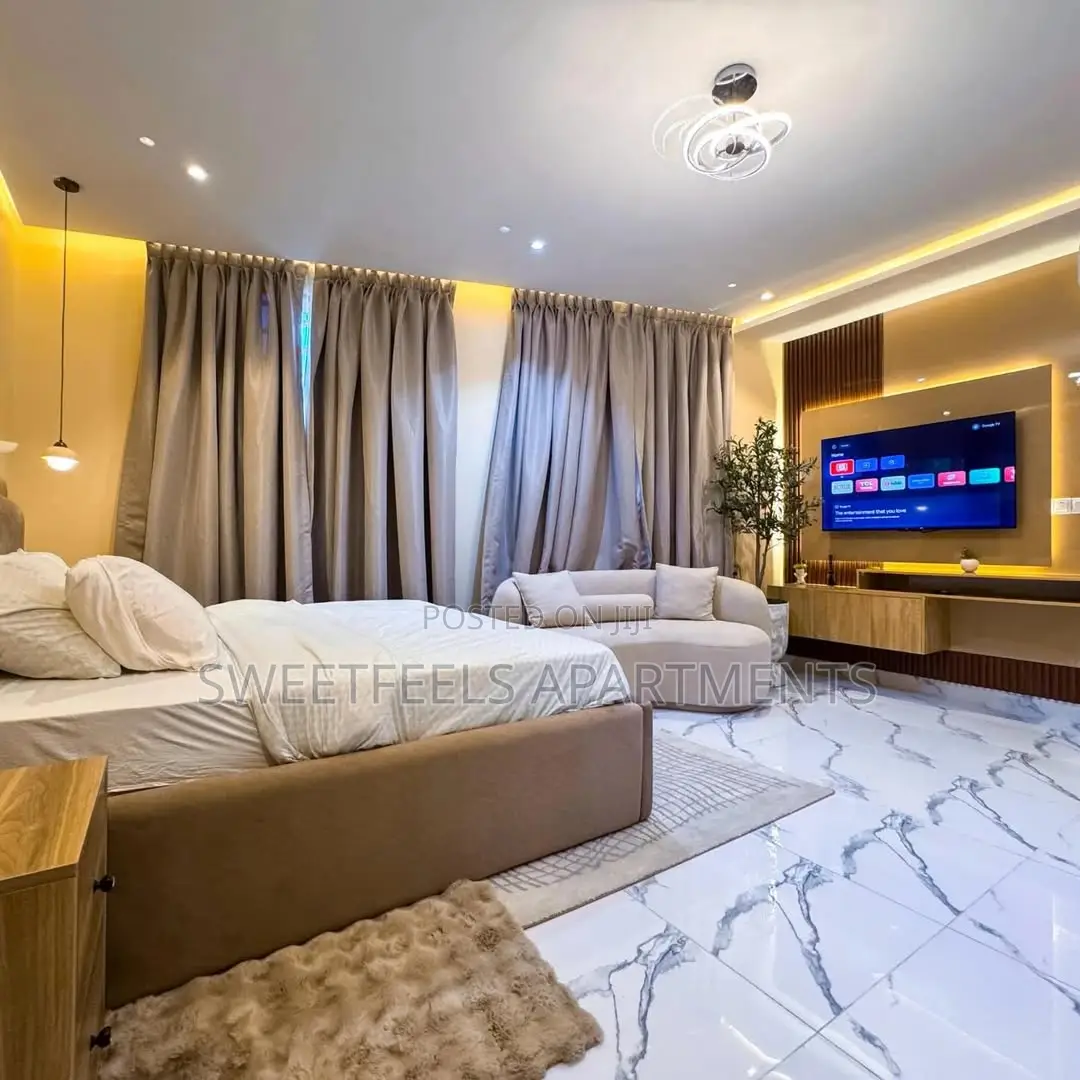 Cozy 2 Bedroom With in House Gym, Washing Machine and Chess in Victoria Island Extension