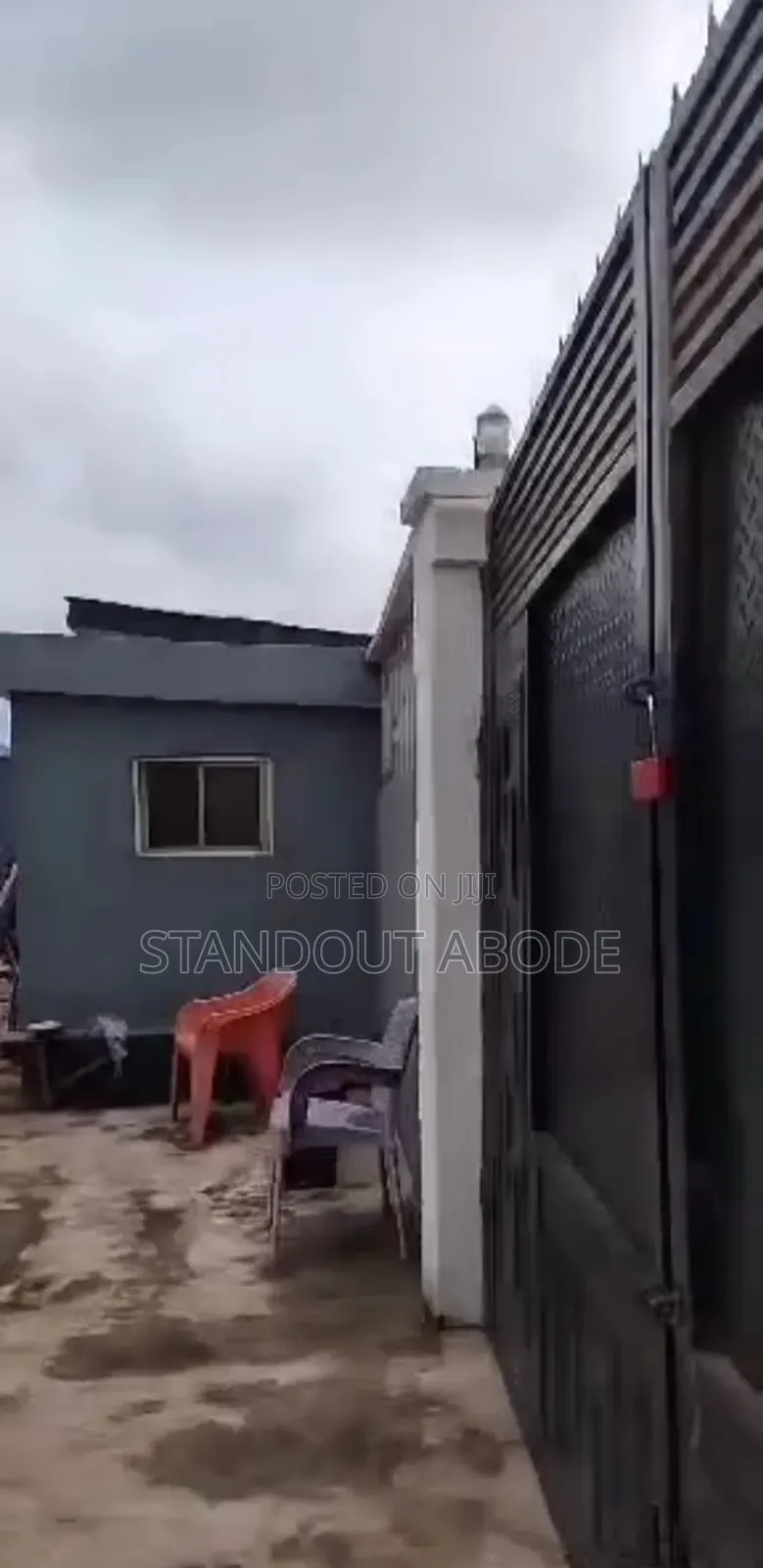 3bdrm Block of Flats in White House By, Ayobo for sale in Ayobo