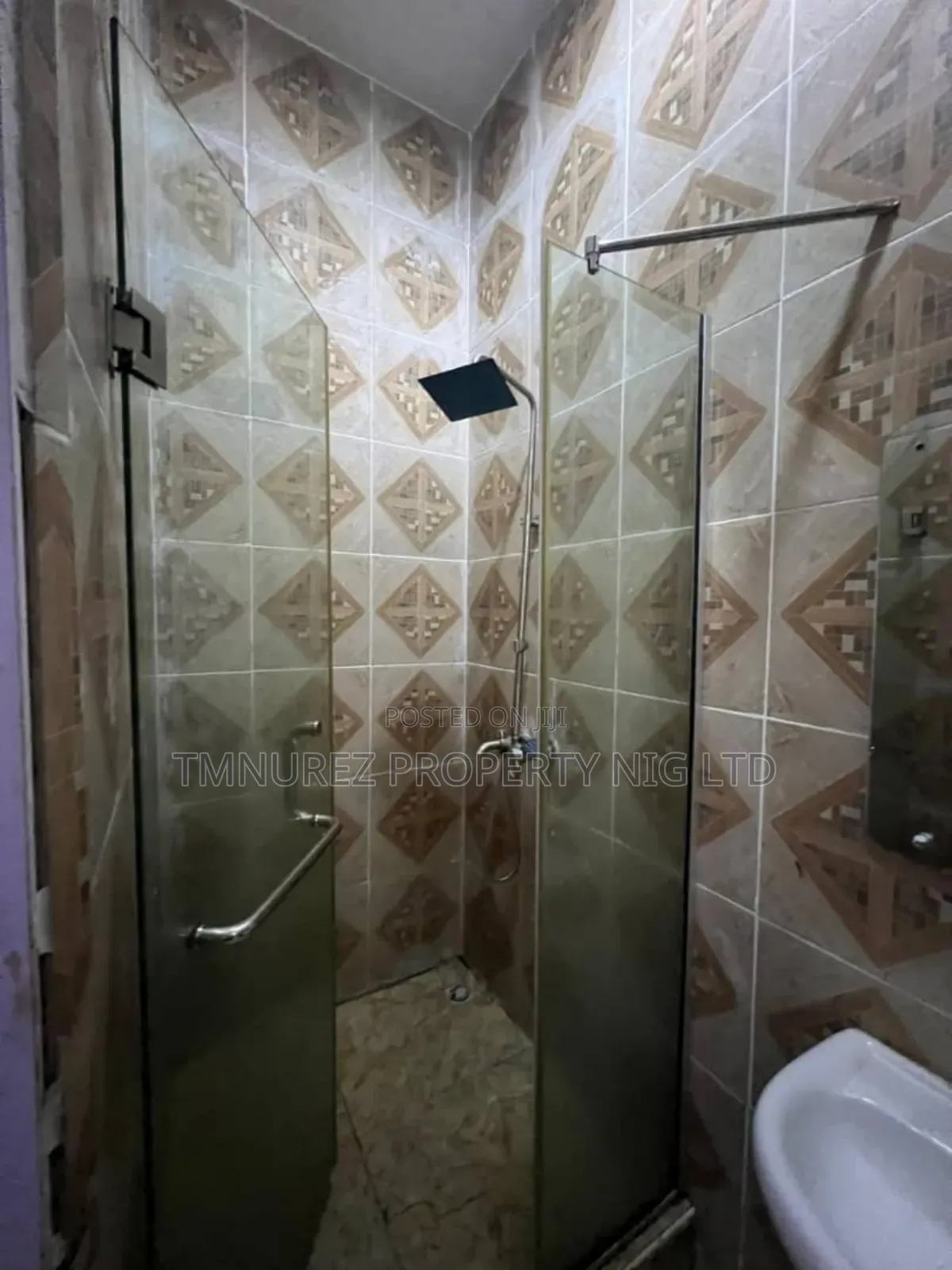 Studio Apartment in Royal Pine, Chevron for rent in Chevron