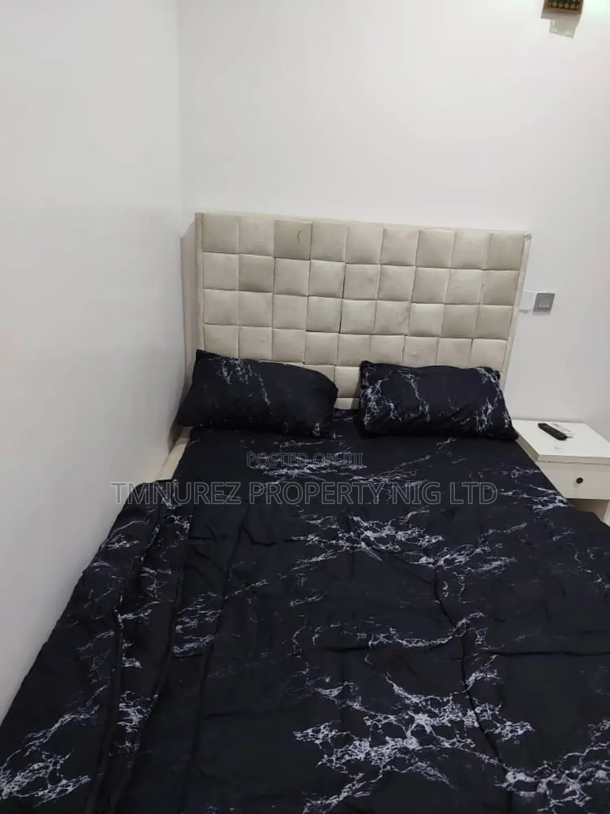 Furnished Studio Apartment in Orchil Road, Chevron for rent in Chevron