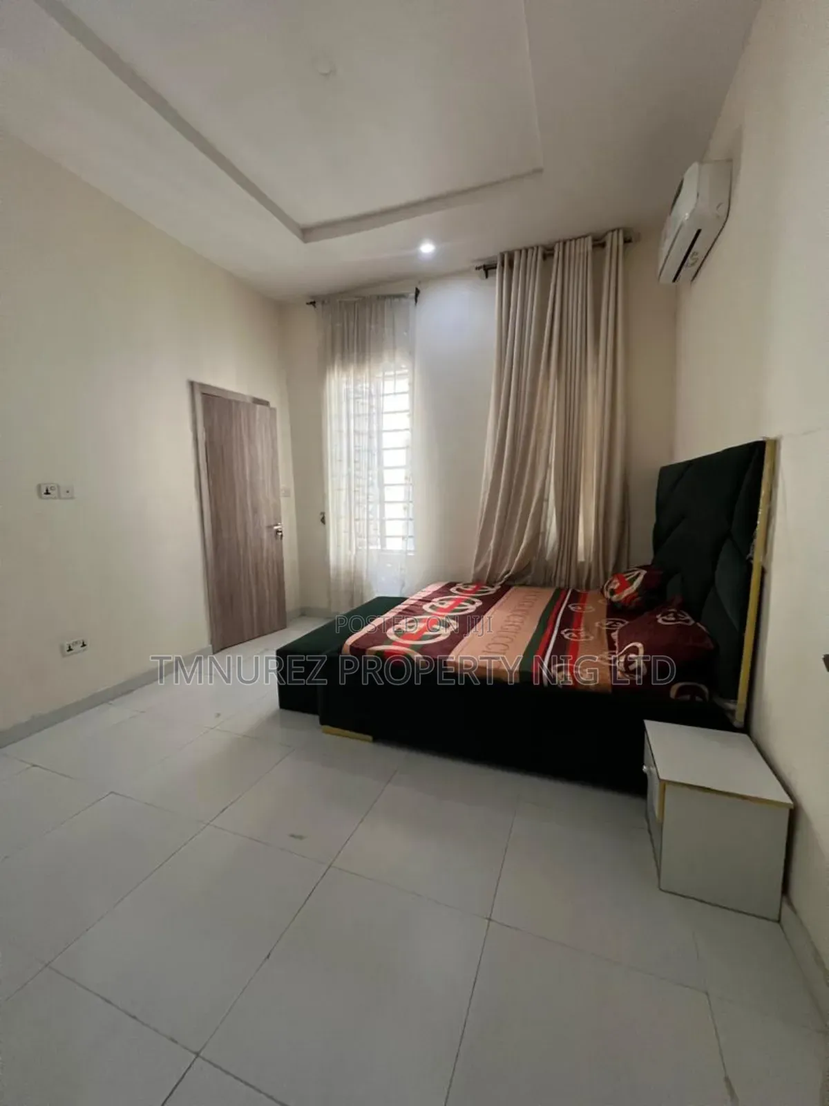 Furnished Studio Apartment in Orchild Road, Chevron for rent in Chevron