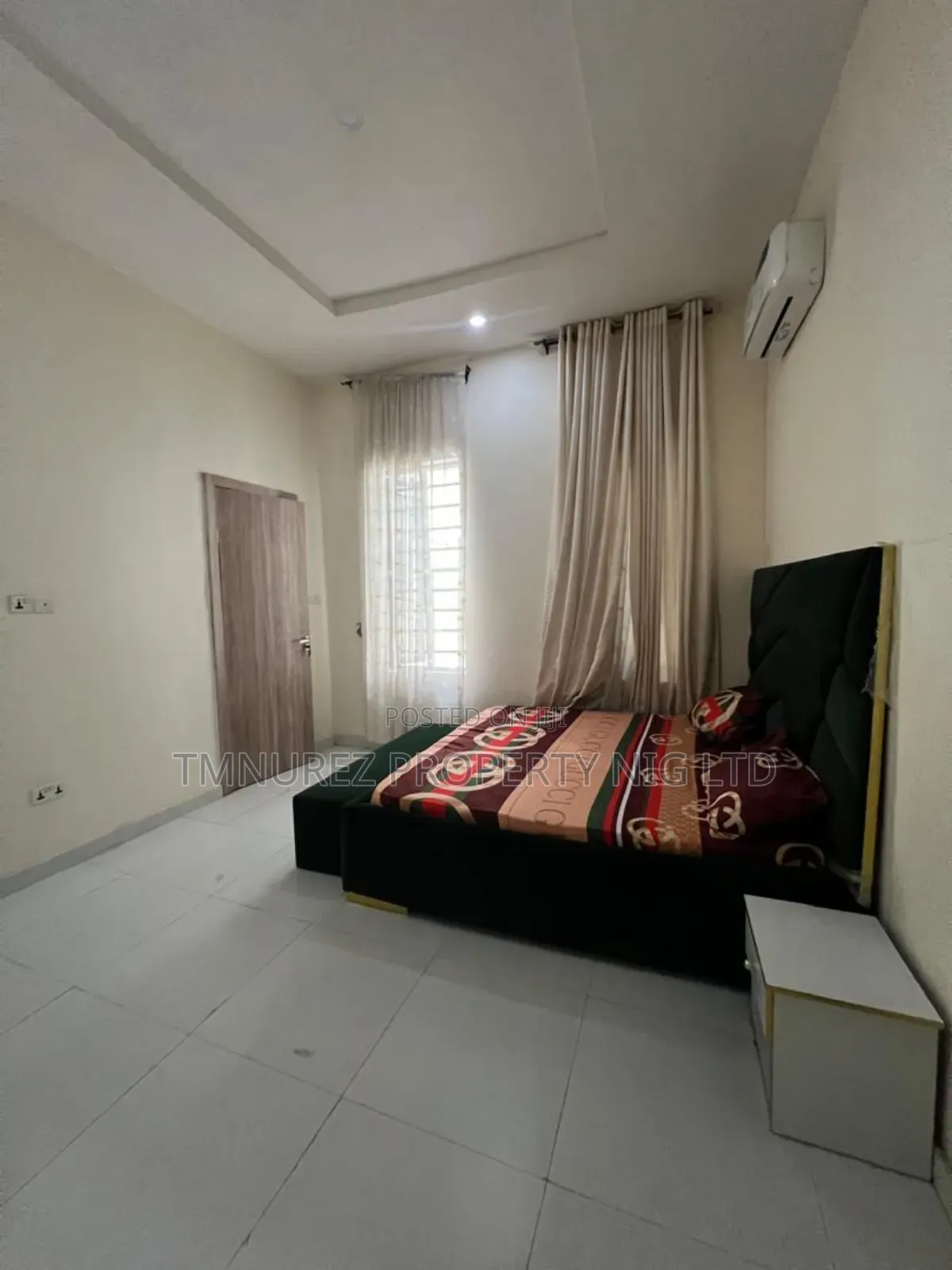 Furnished Studio Apartment in Orchild Road, Chevron for rent in Chevron