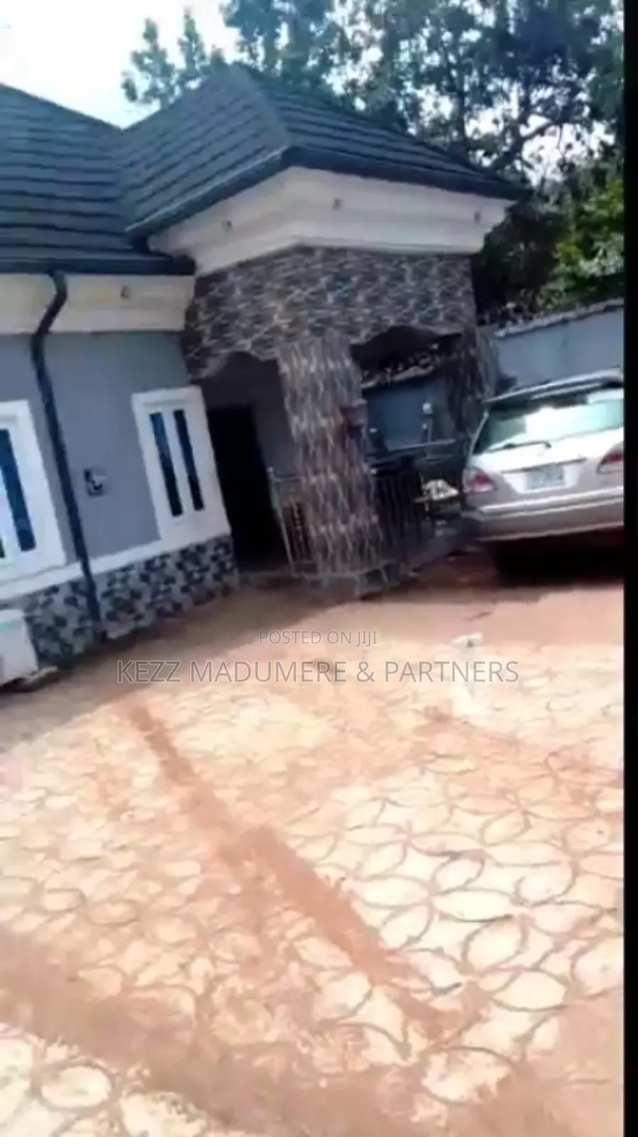 4bdrm Bungalow in Owaelu Uratta Owerri for sale in Owerri