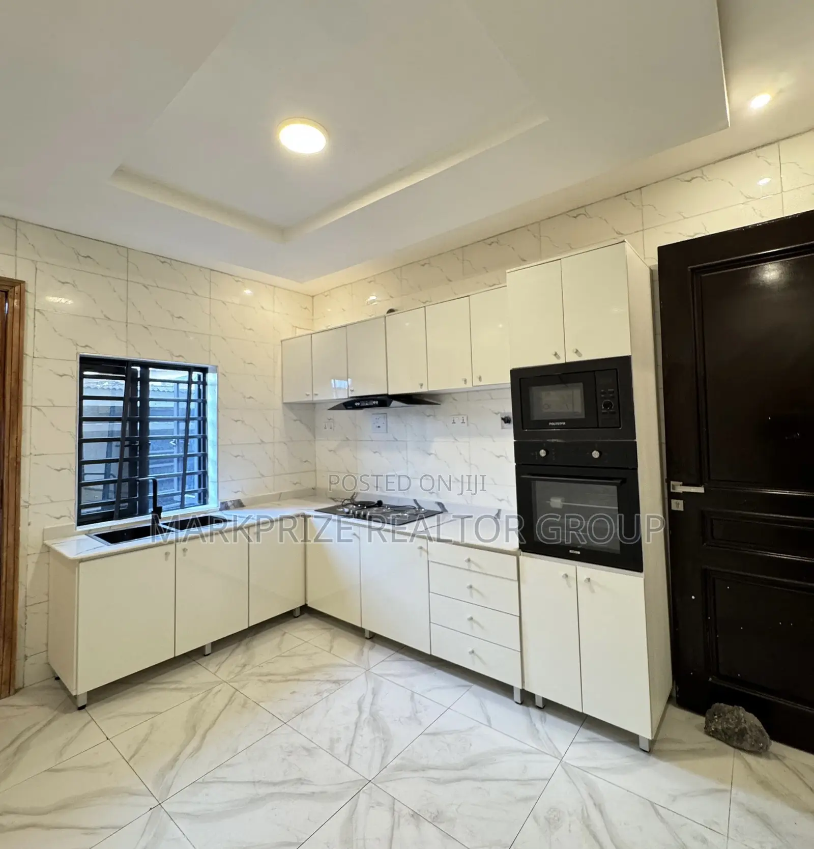 4bdrm Duplex in Surulere Lagos for sale in Surulere