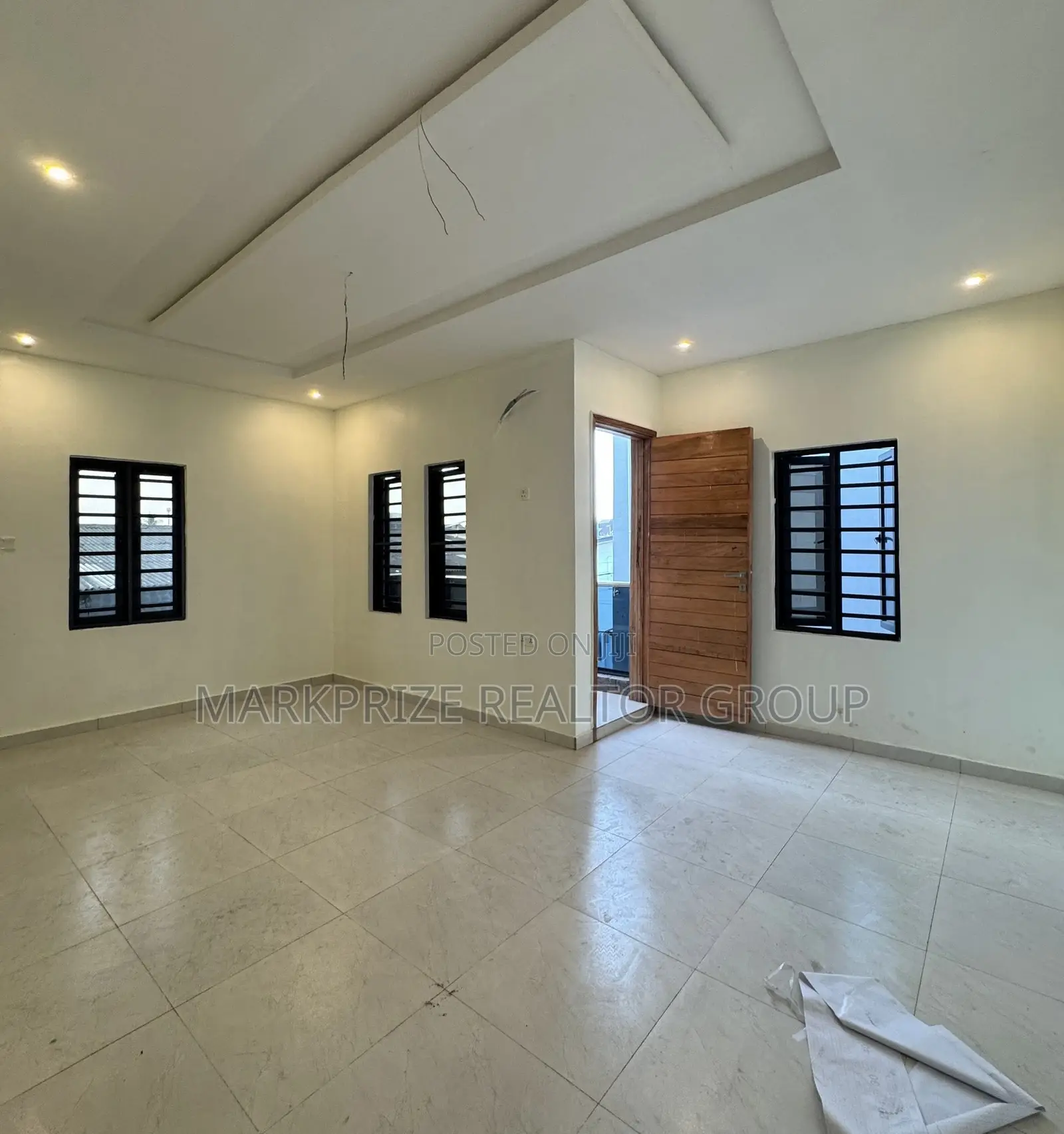 4bdrm Duplex in Surulere Lagos for sale in Surulere