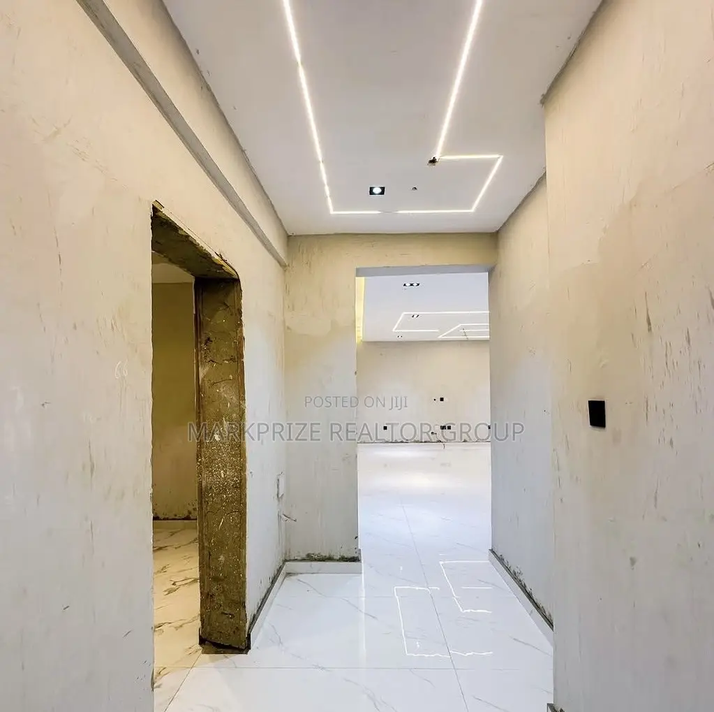 3bdrm Apartment in Yaba Lagos for sale in Yaba