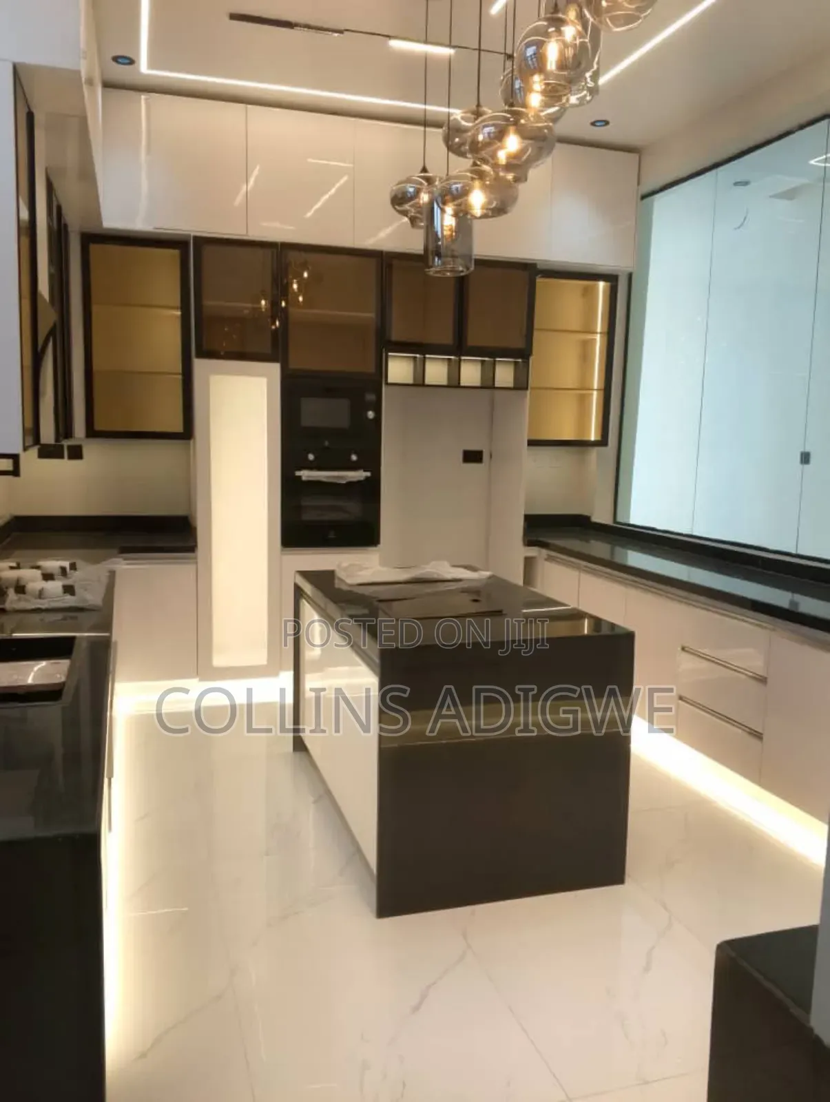 5bdrm Duplex in Oral Estate, Chevron for sale in Chevron