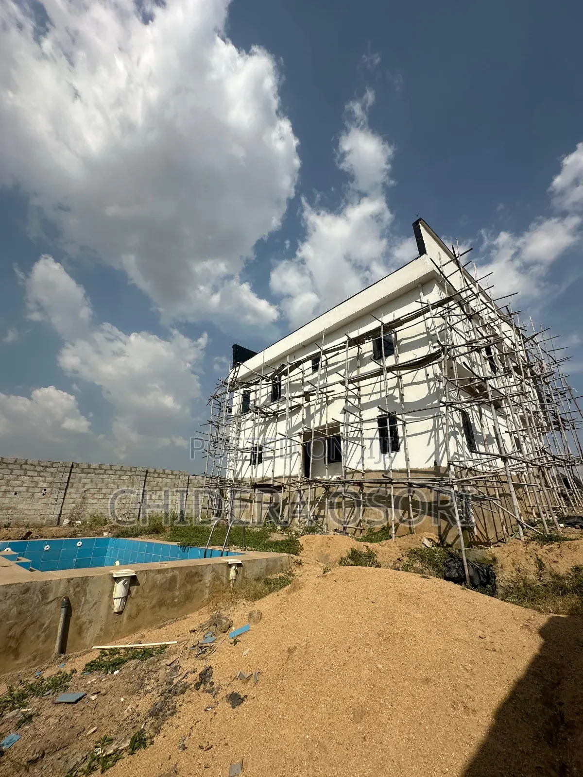 3bdrm Duplex in T Pumpy Estates, Lugbe District for sale in Lugbe District
