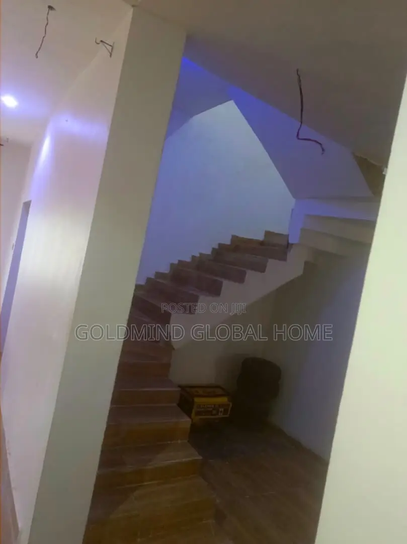 5bdrm Penthouse in In An Estate In, FHA for sale in FHA