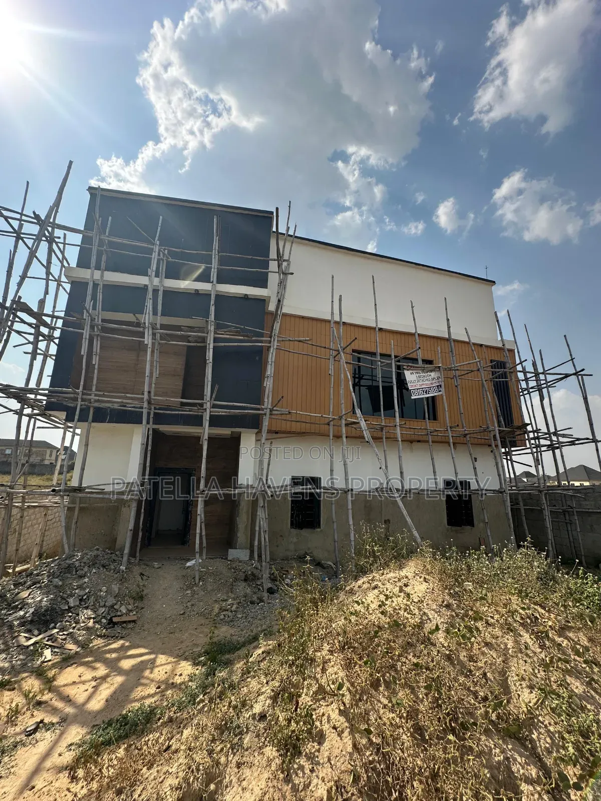 3bdrm Duplex in T Pumpy Estate, Lugbe District for sale in Lugbe District