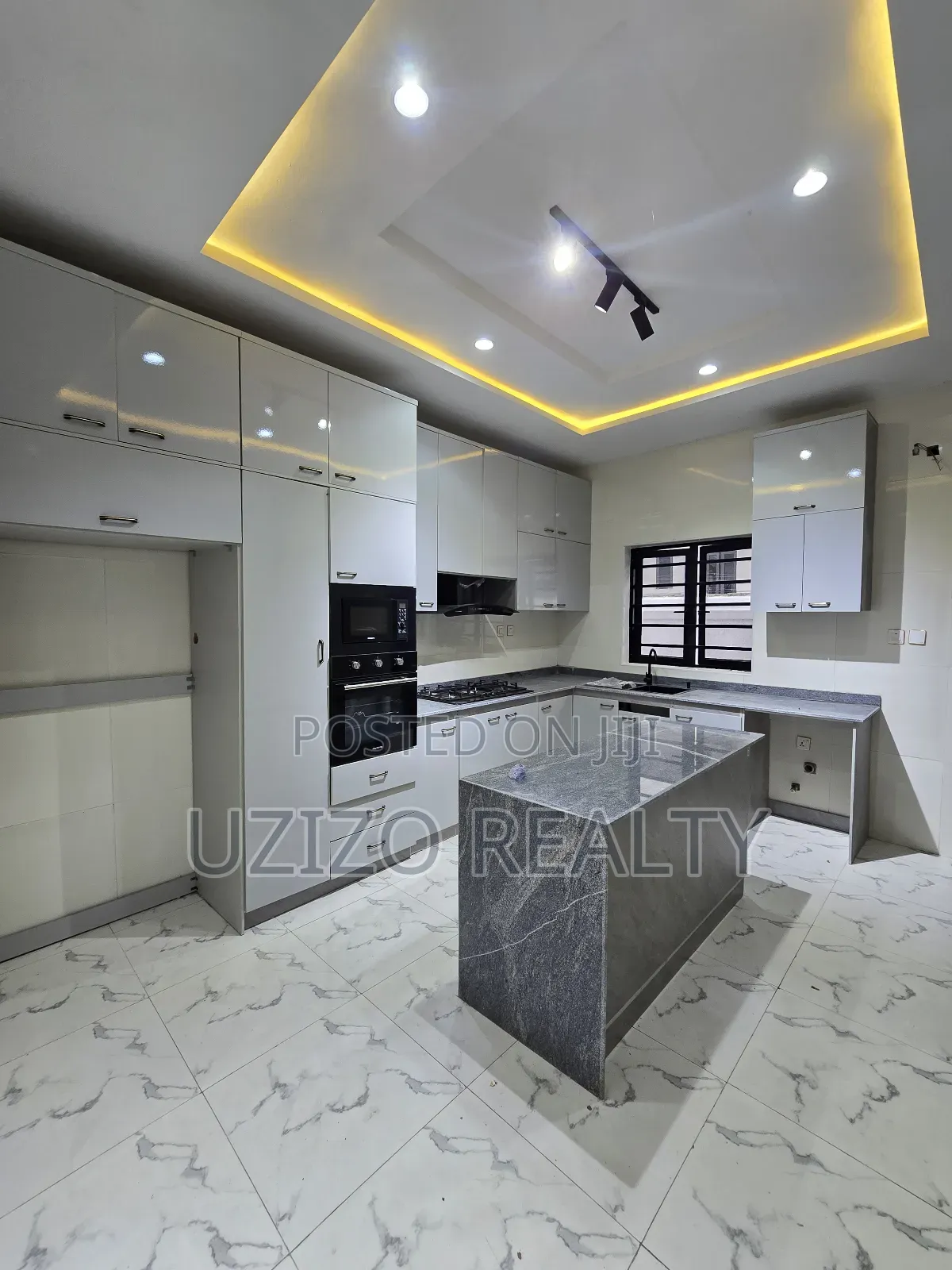 4bdrm Duplex in Ikota Gra for sale in Ikota