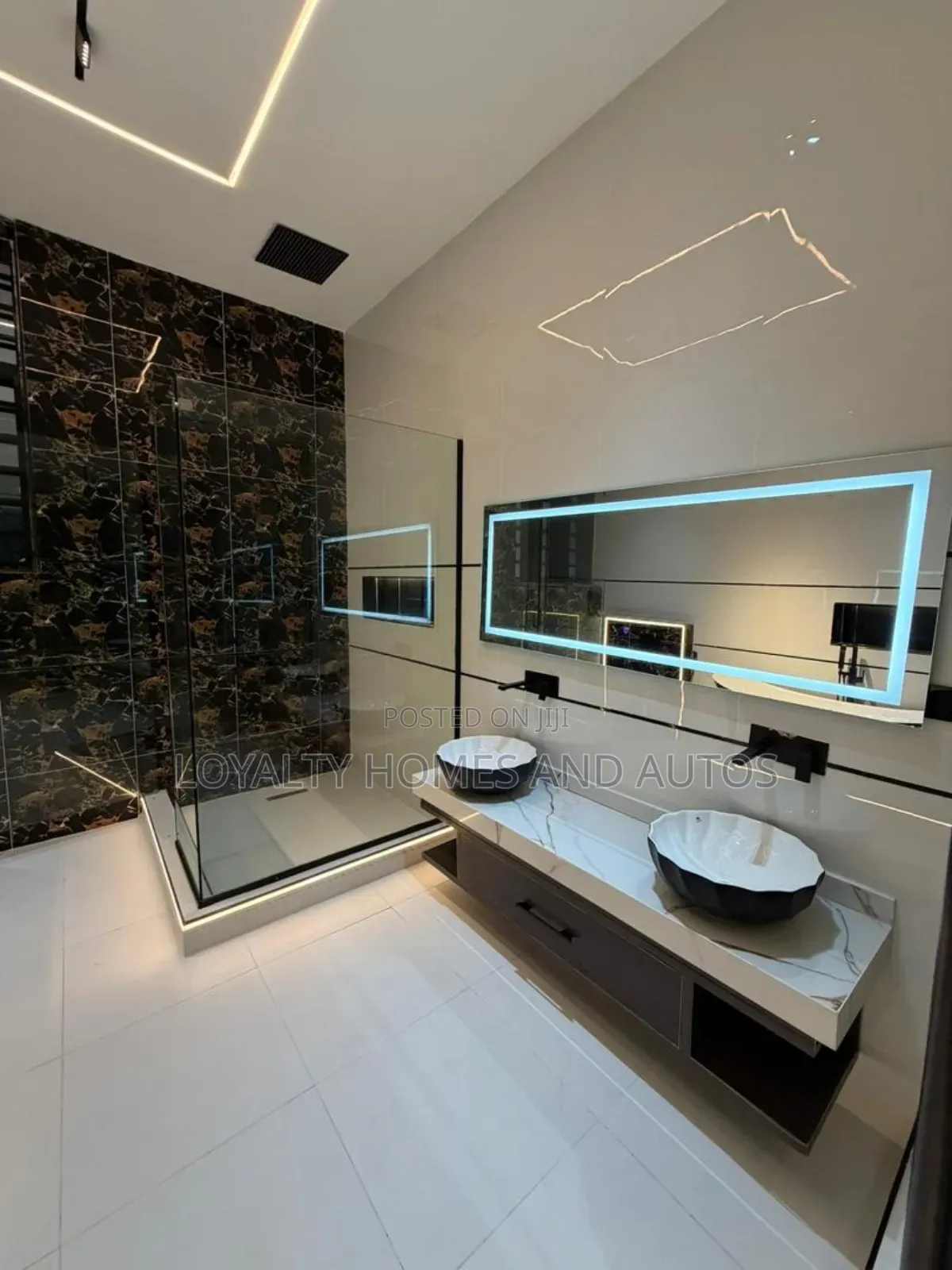 Furnished 5bdrm Duplex in Chevron for sale in Chevron