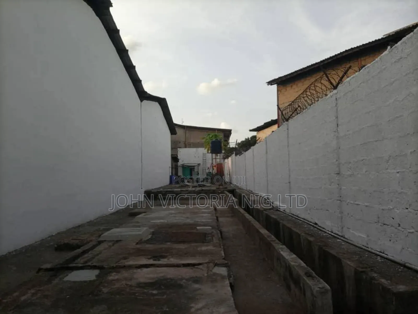 Registered Conveyance in Airport Road / Oshodi