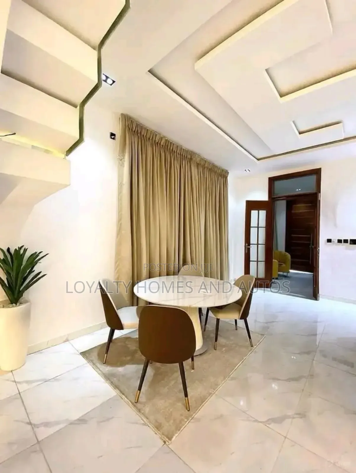 Furnished 5bdrm Duplex in Chevron for sale in Chevron
