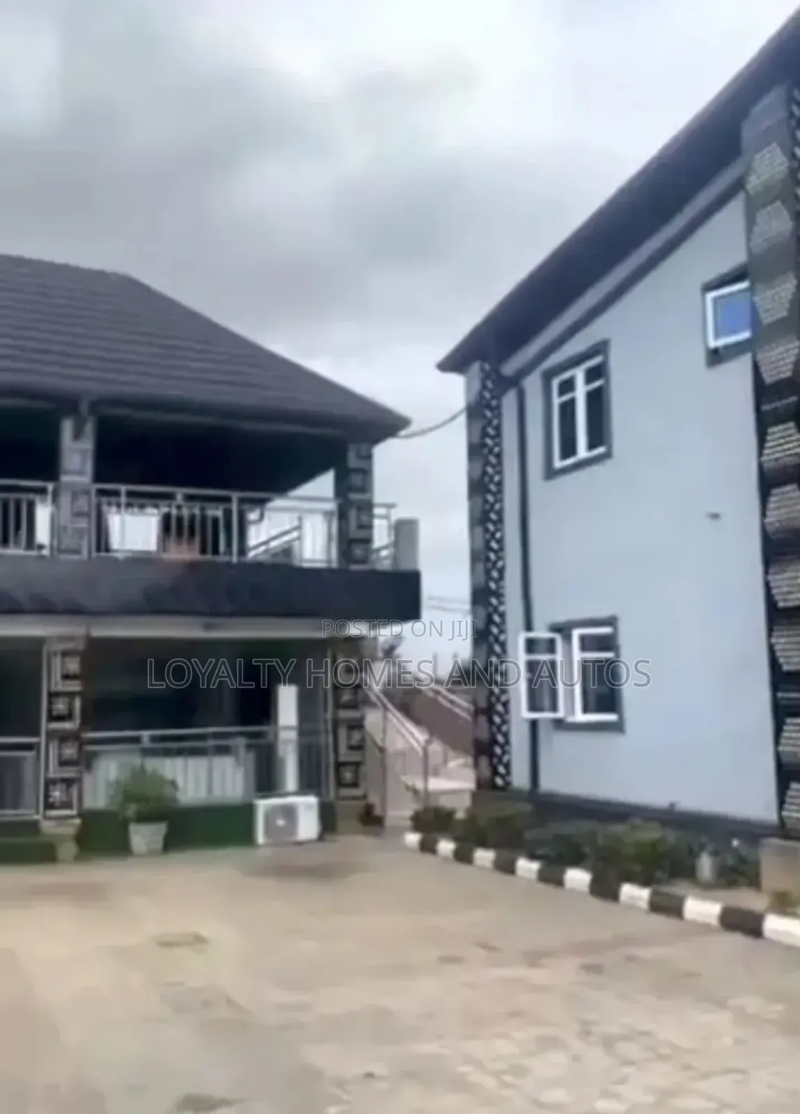 20 Rooms Functioning Hotel For Sale in Ajao Estate