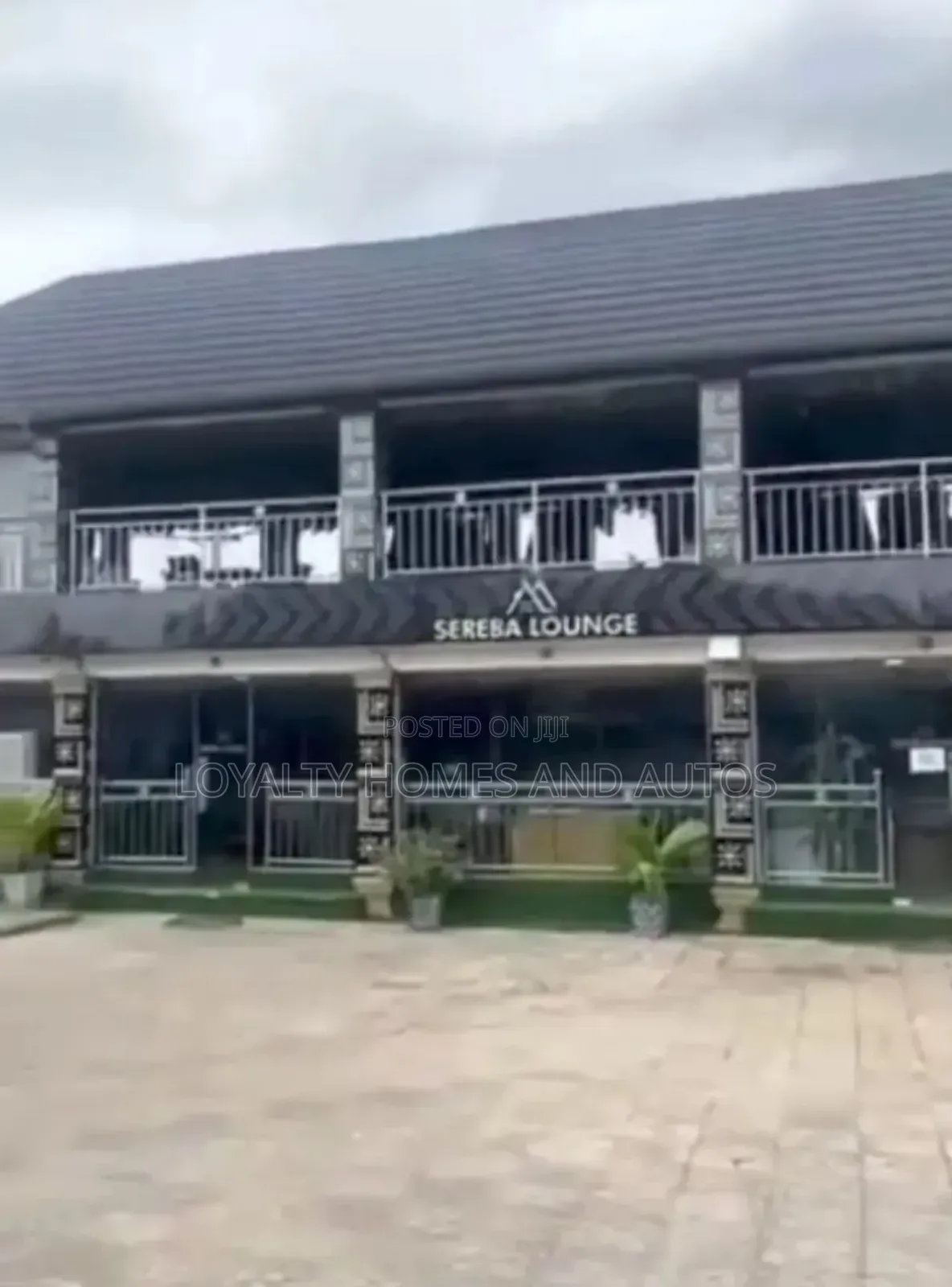 20 Rooms Functioning Hotel For Sale in Ajao Estate