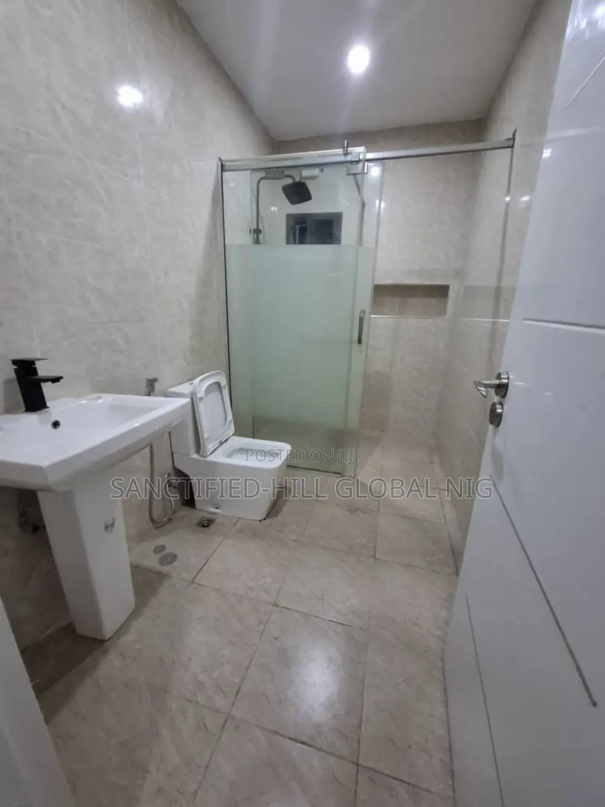 4bdrm Duplex in Gilmore, Jahi for sale in Jahi