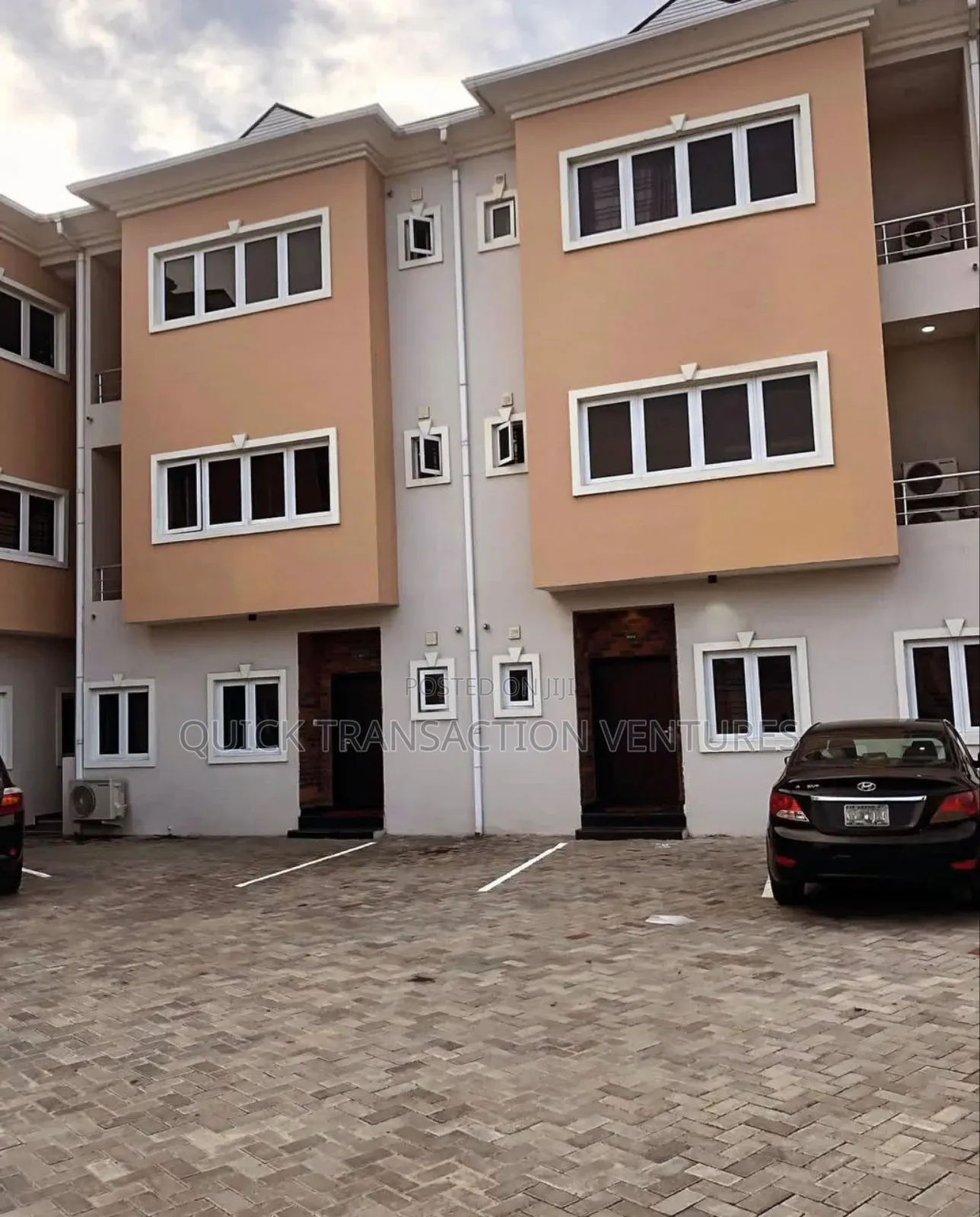 4bdrm Duplex in Alaka/Iponri for sale in Alaka/Iponri