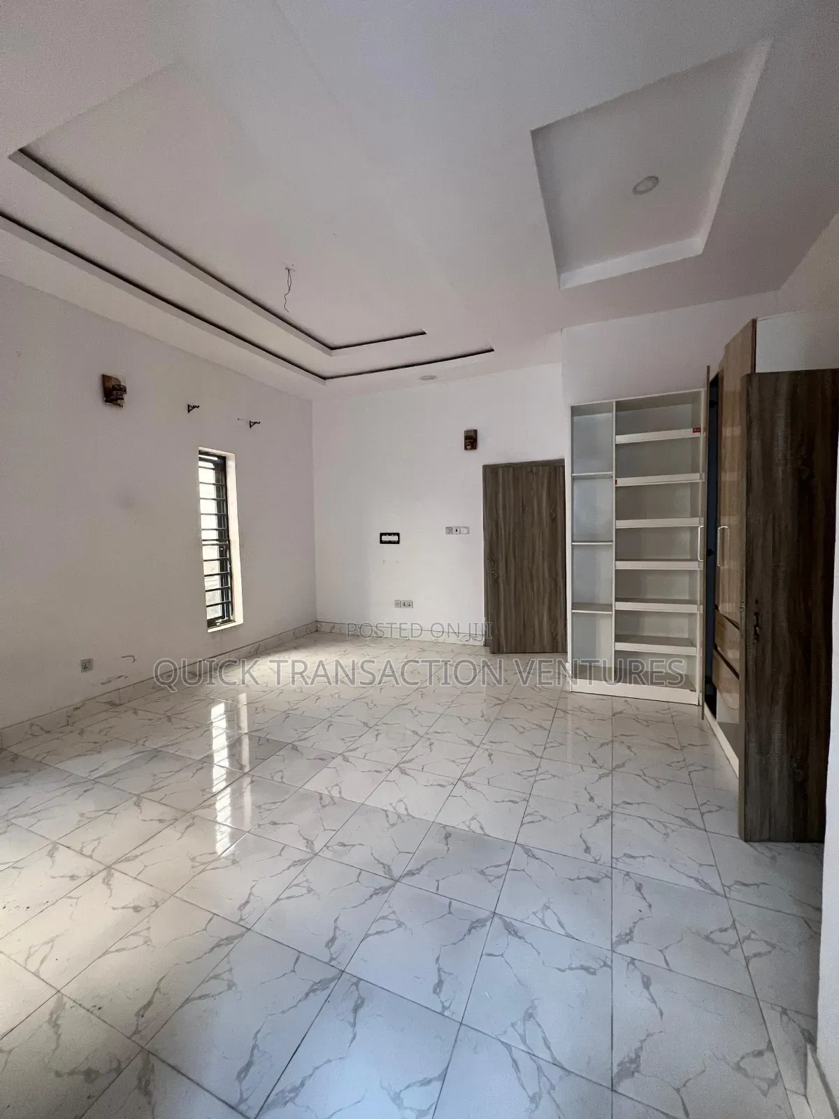 4bdrm Duplex in Alaka/Iponri for sale in Alaka/Iponri
