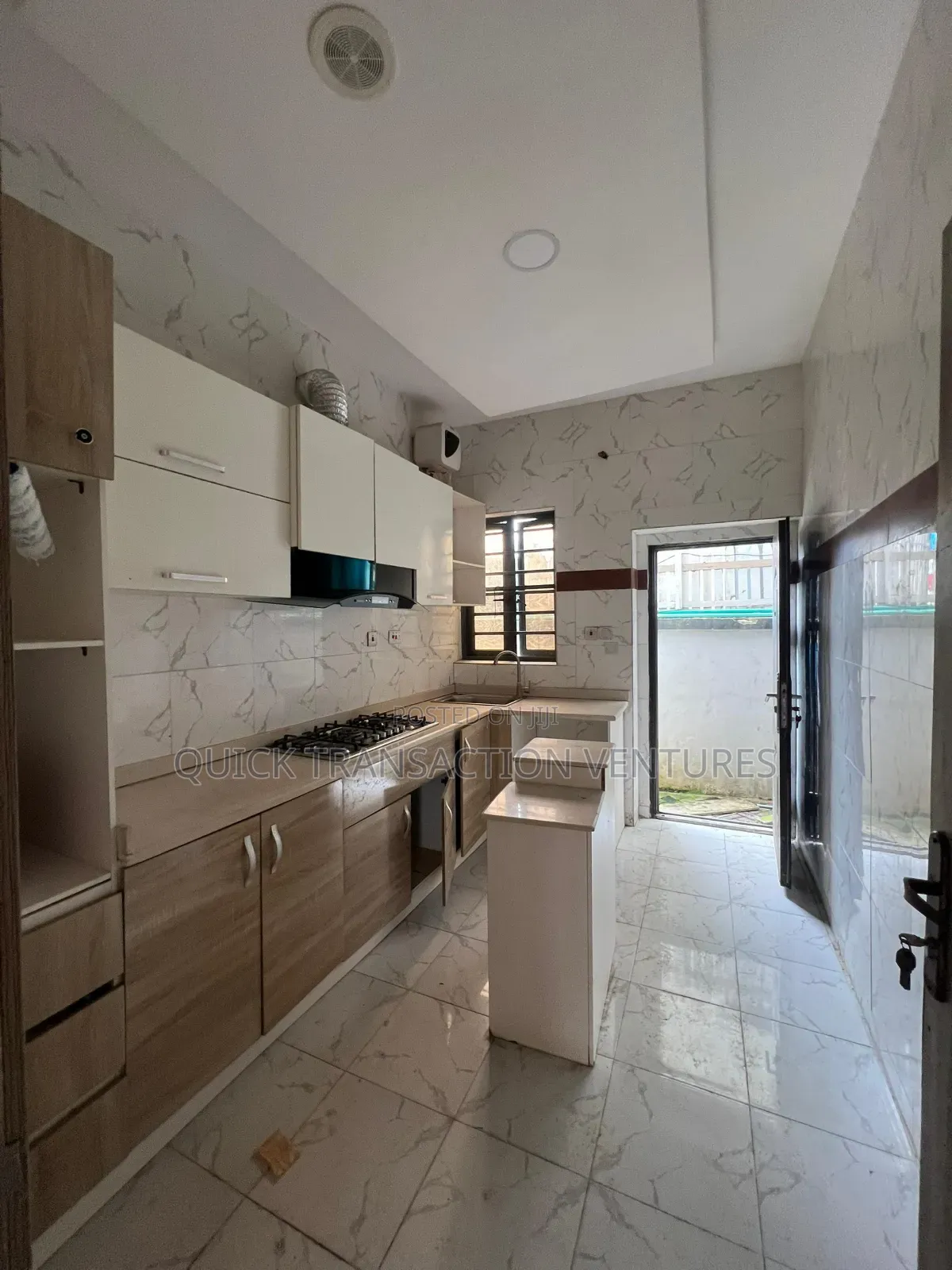 4bdrm Duplex in Alaka/Iponri for sale in Alaka/Iponri