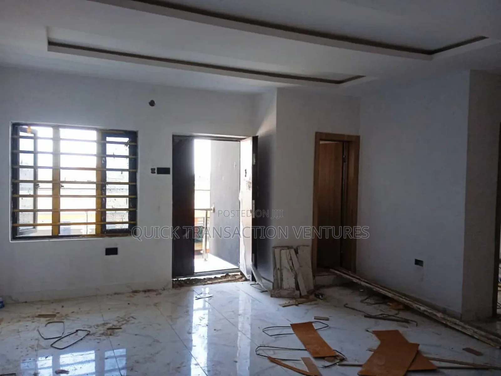 3bdrm Block of Flats in Aguda / Surulere for sale in Aguda / Surulere