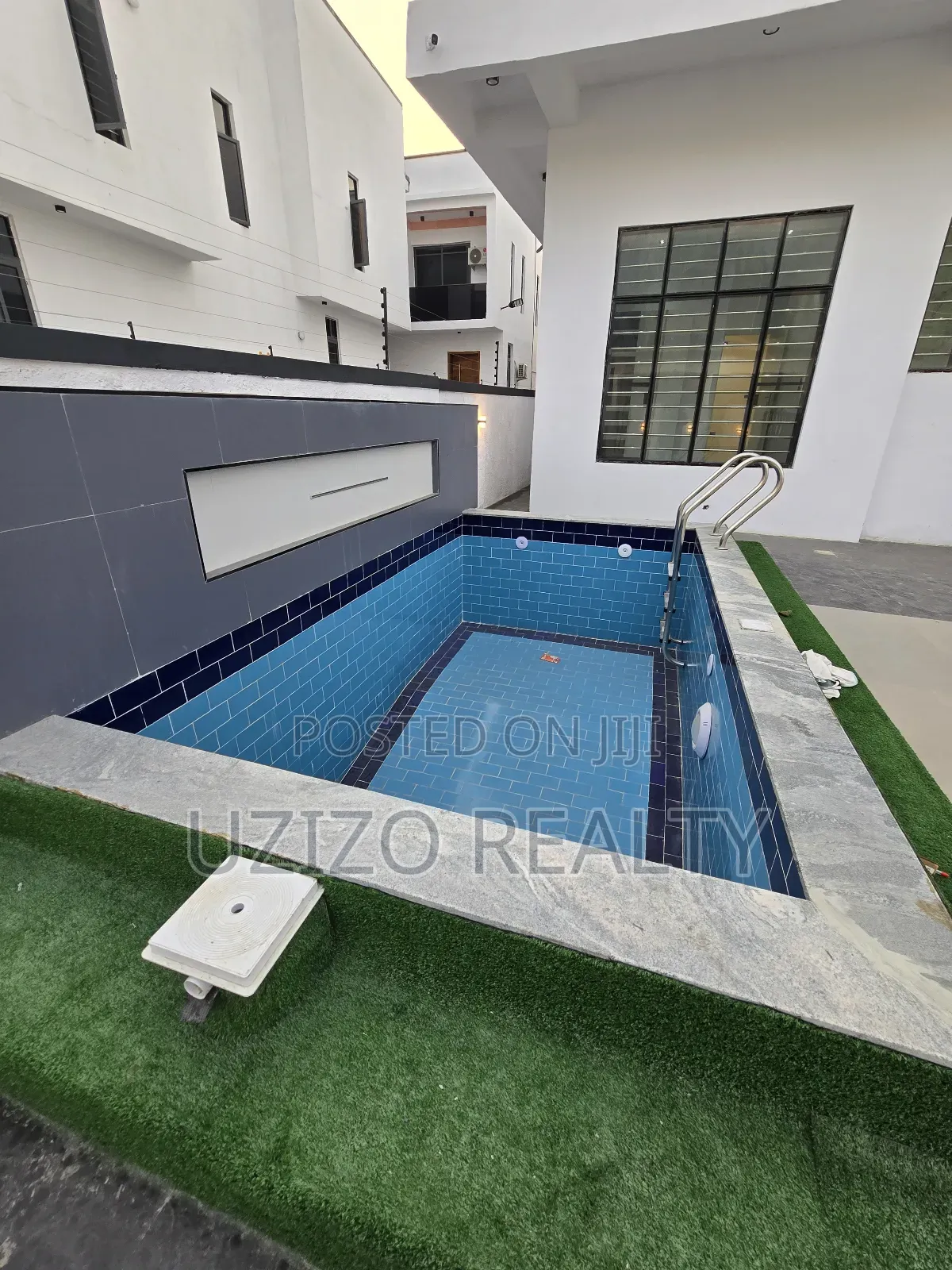 5bdrm Duplex in Ikota Gra for sale in Ikota