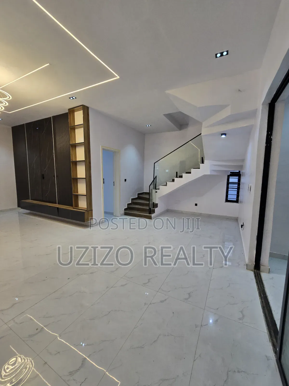 5bdrm Duplex in Ikota Gra for sale in Ikota