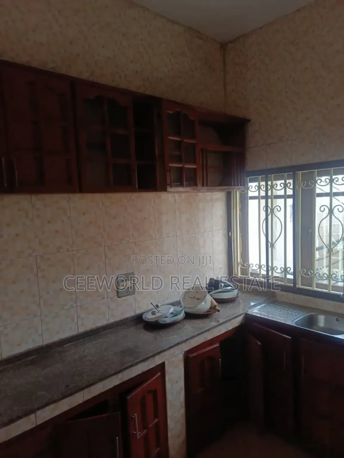 3bdrm Apartment in Elebu Market, Akala Express for rent in Akala Express