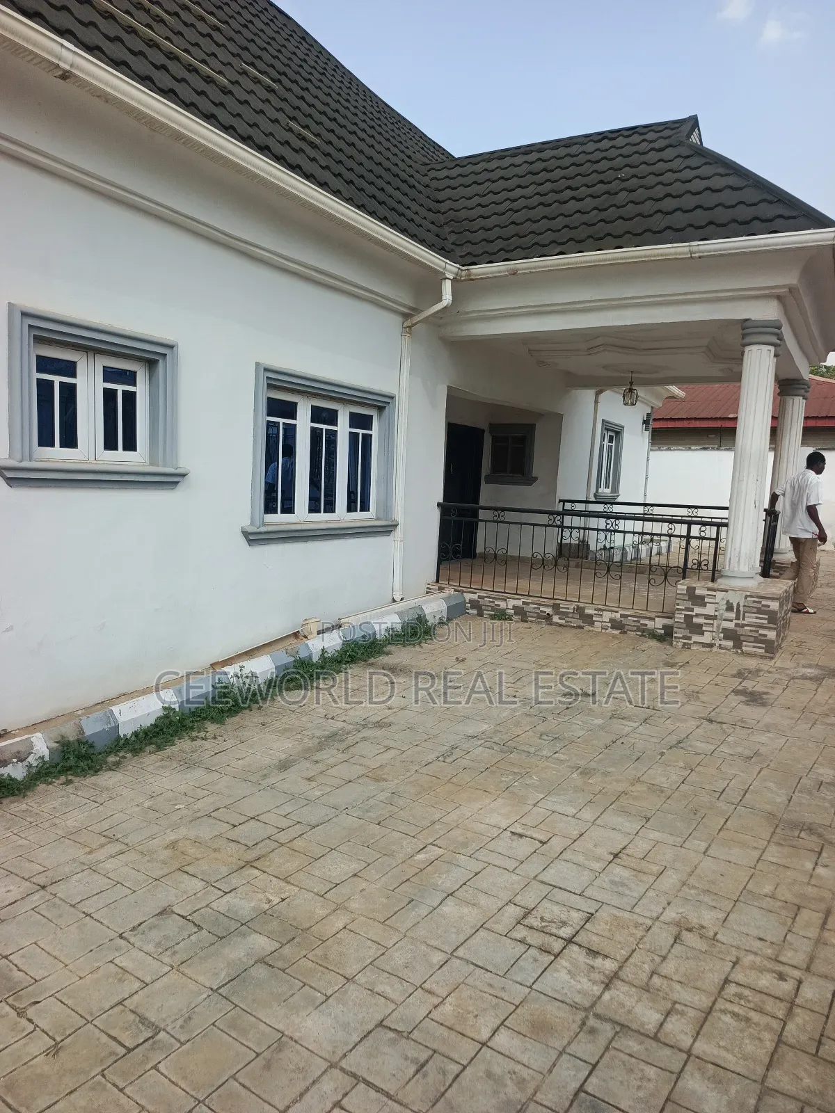 4bdrm Bungalow in Gbopa Ologuneru for rent in Ologuneru