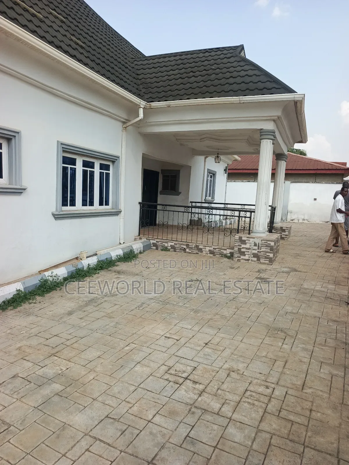 4bdrm Bungalow in Gbopa Ologuneru for rent in Ologuneru