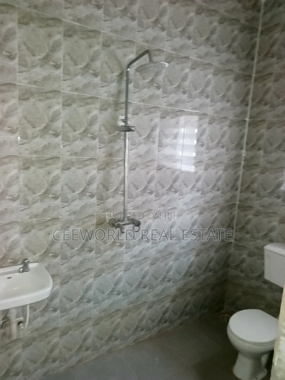 4bdrm Bungalow in Gbopa Ologuneru for rent in Ologuneru