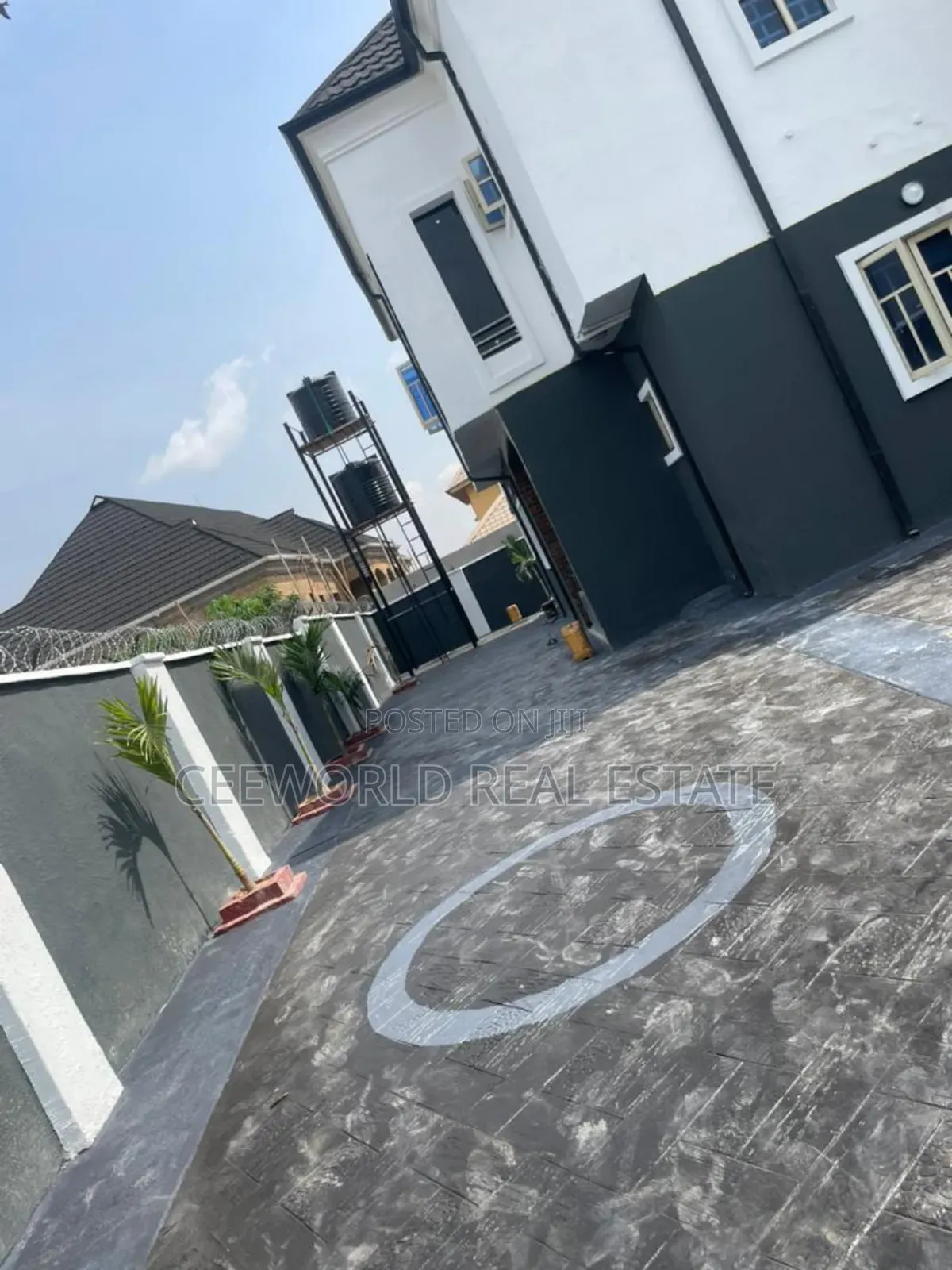 5bdrm Duplex in Adeoje Estate, Akala Express for rent in Akala Express