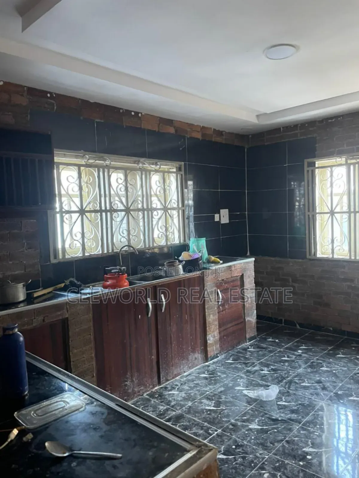 5bdrm Duplex in Adeoje Estate, Akala Express for rent in Akala Express