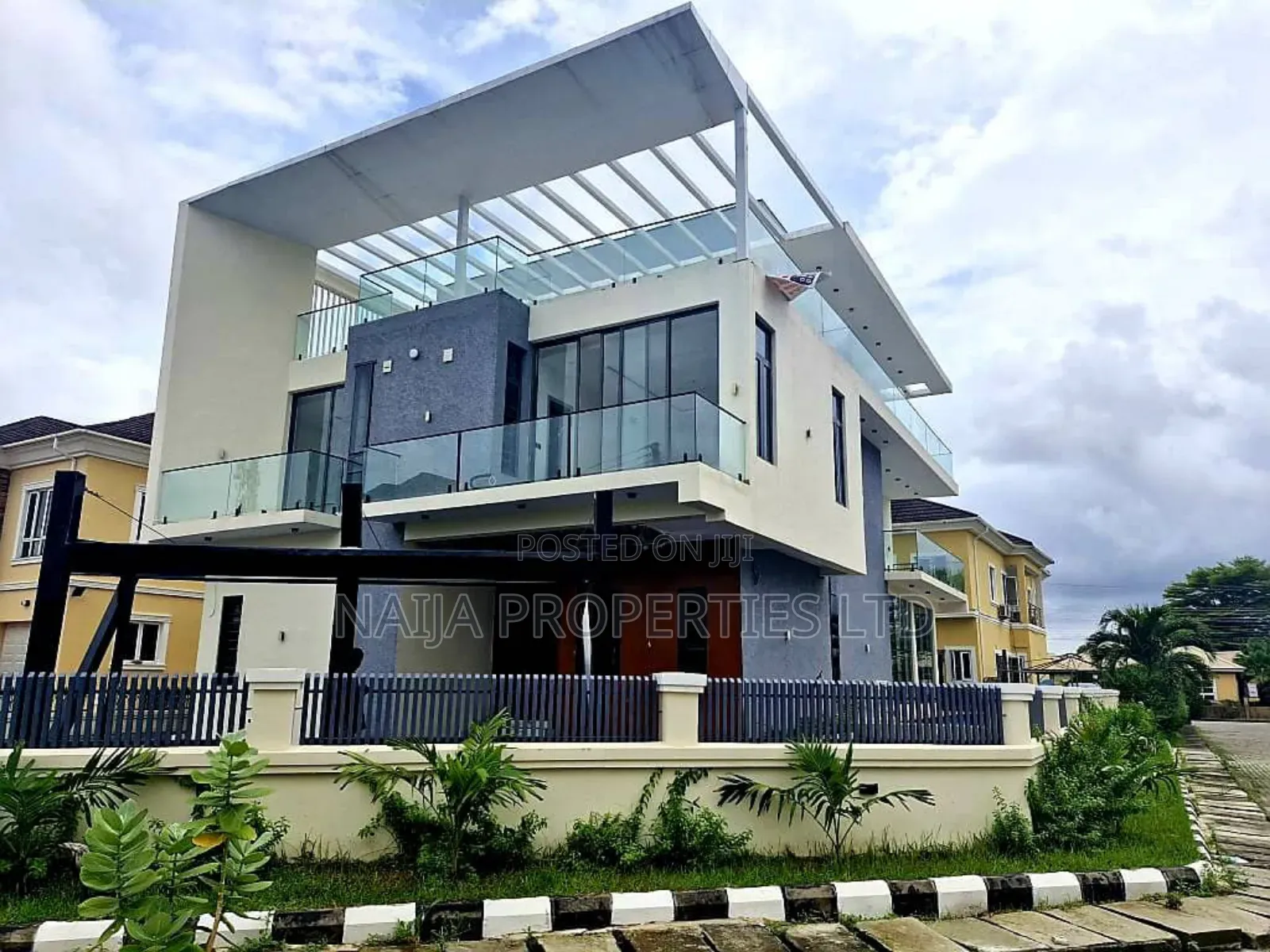 4bdrm Duplex in Chevron, Lekki for sale in Lekki