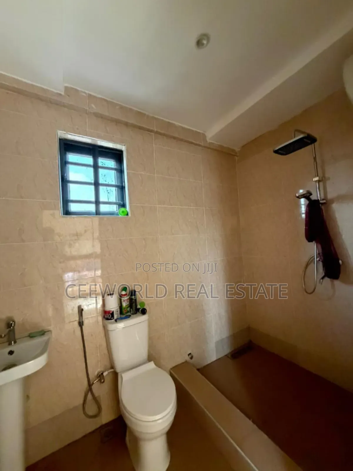 3bdrm Duplex in Old Bodija for rent in Bodija
