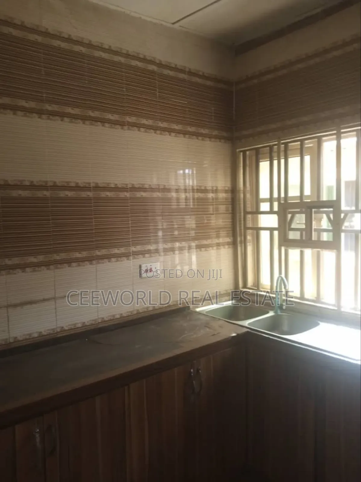 3bdrm Duplex in Old Bodija for rent in Bodija
