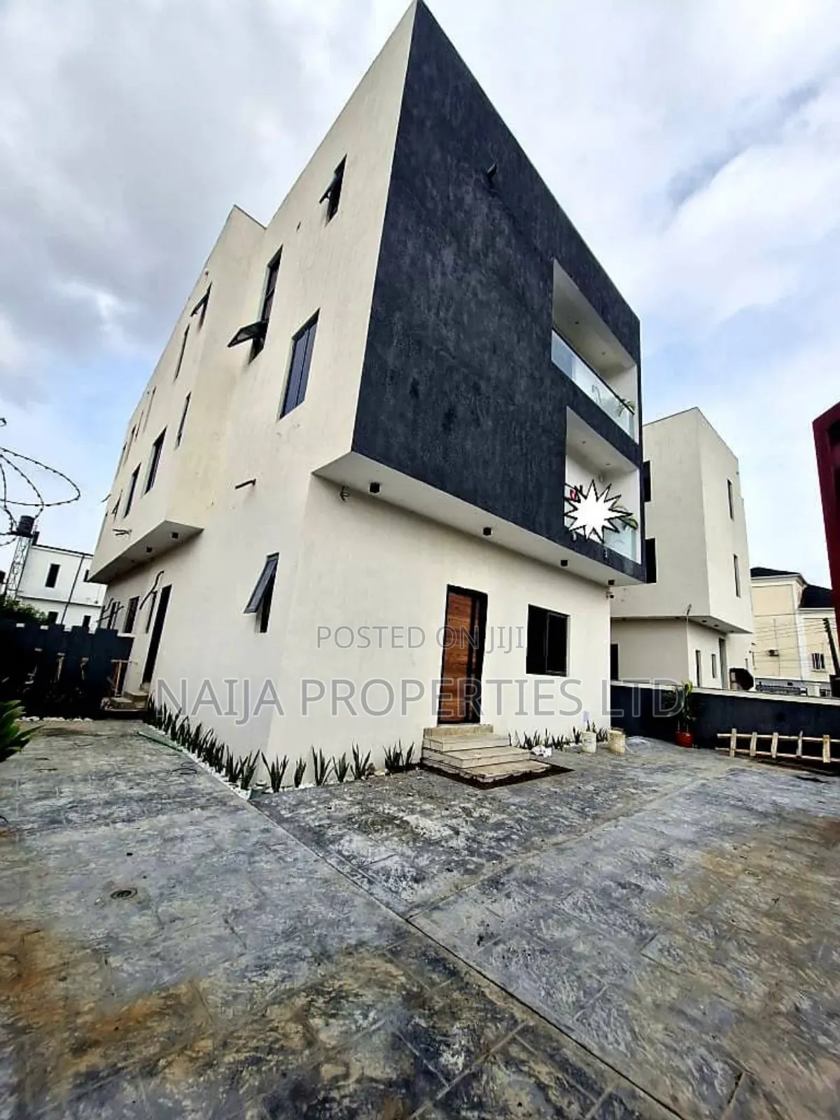 5bdrm Duplex in Idado Estate, Lekki for sale in Lekki