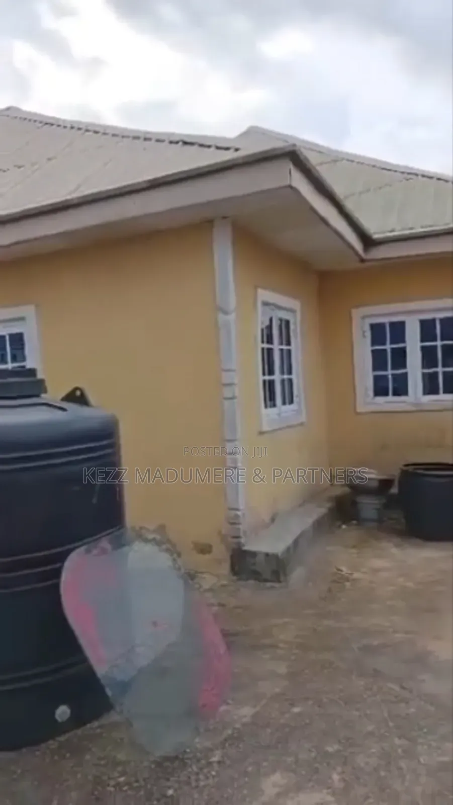 6bdrm Bungalow in Umuguma Owerri West for sale in Owerri