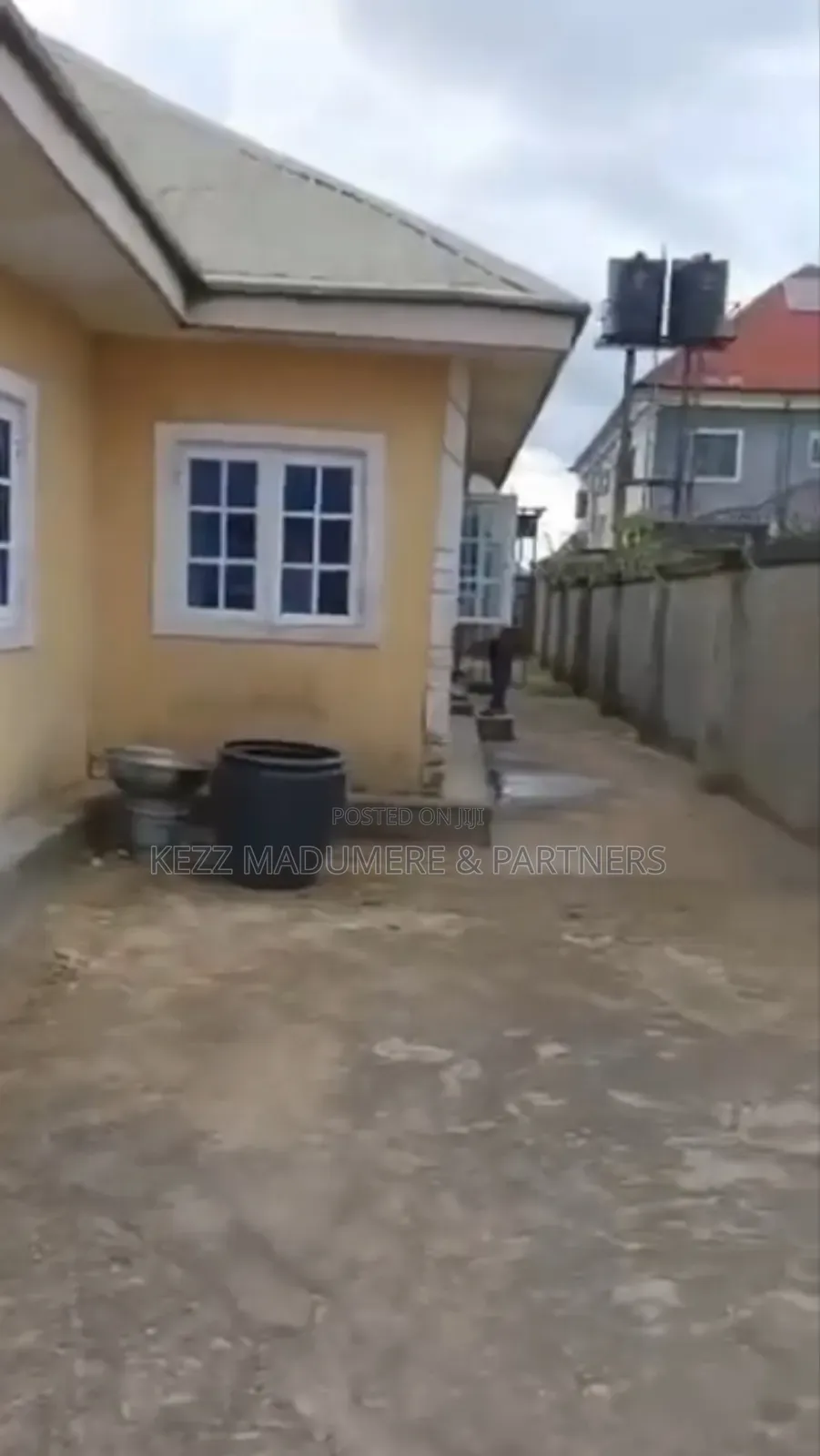 6bdrm Bungalow in Umuguma Owerri West for sale in Owerri
