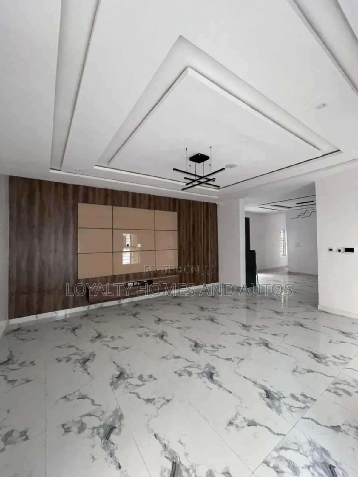 Furnished 5bdrm Duplex in Chevron for sale in Chevron
