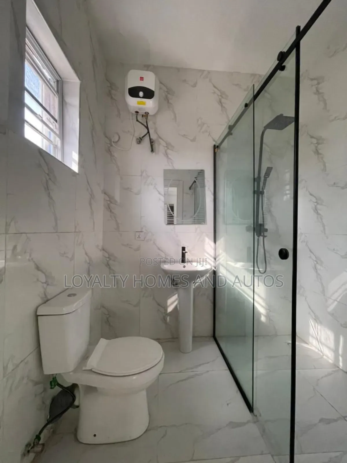 Furnished 5bdrm Duplex in Chevron for sale in Chevron