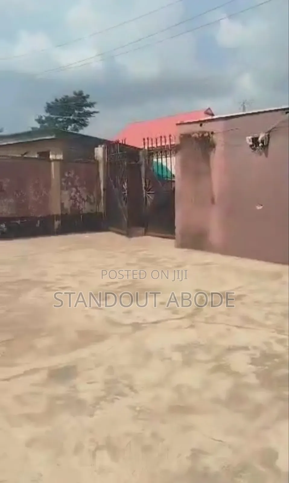 1bdrm Bungalow in Few House To The, Igando / Ikotun/Igando for sale in Igando / Ikotun/Igando