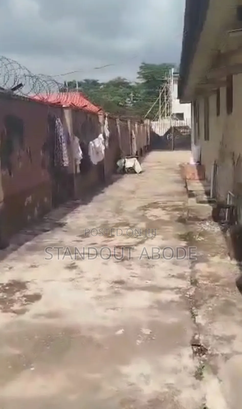 1bdrm Bungalow in Few House To The, Igando / Ikotun/Igando for sale in Igando / Ikotun/Igando