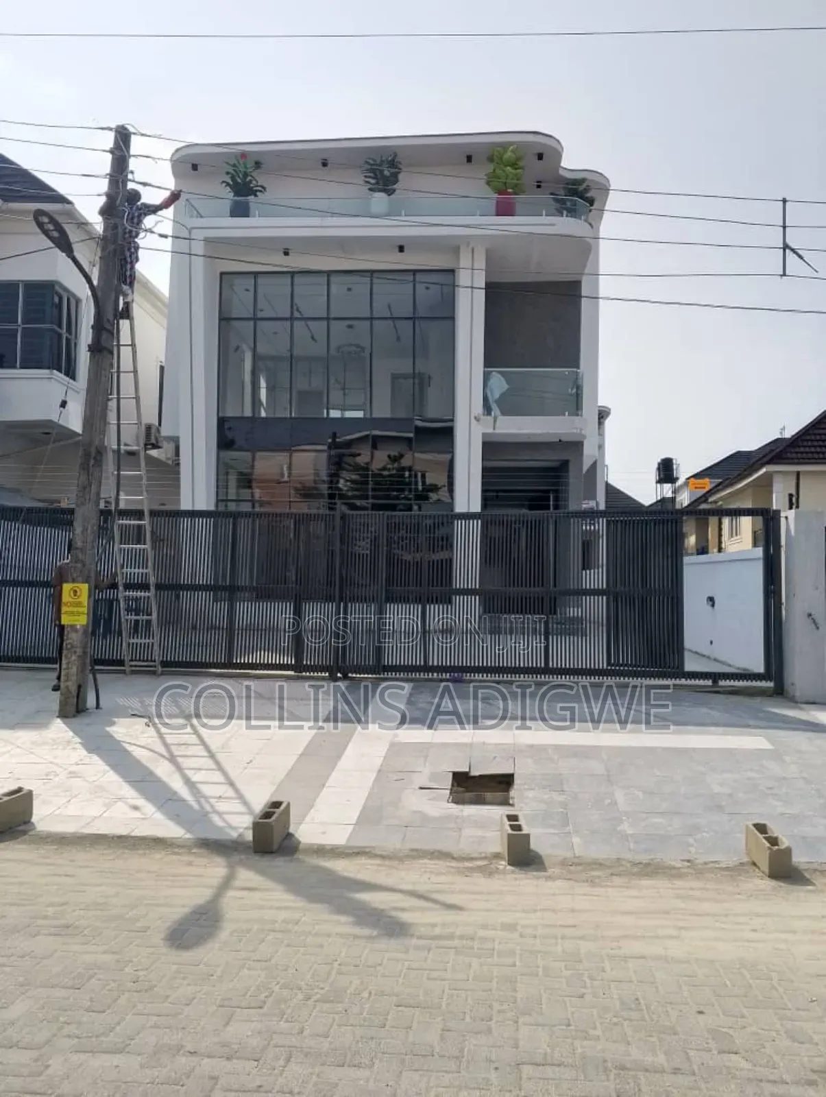 5bdrm Duplex in Oral Estate Chevron for sale in Chevron