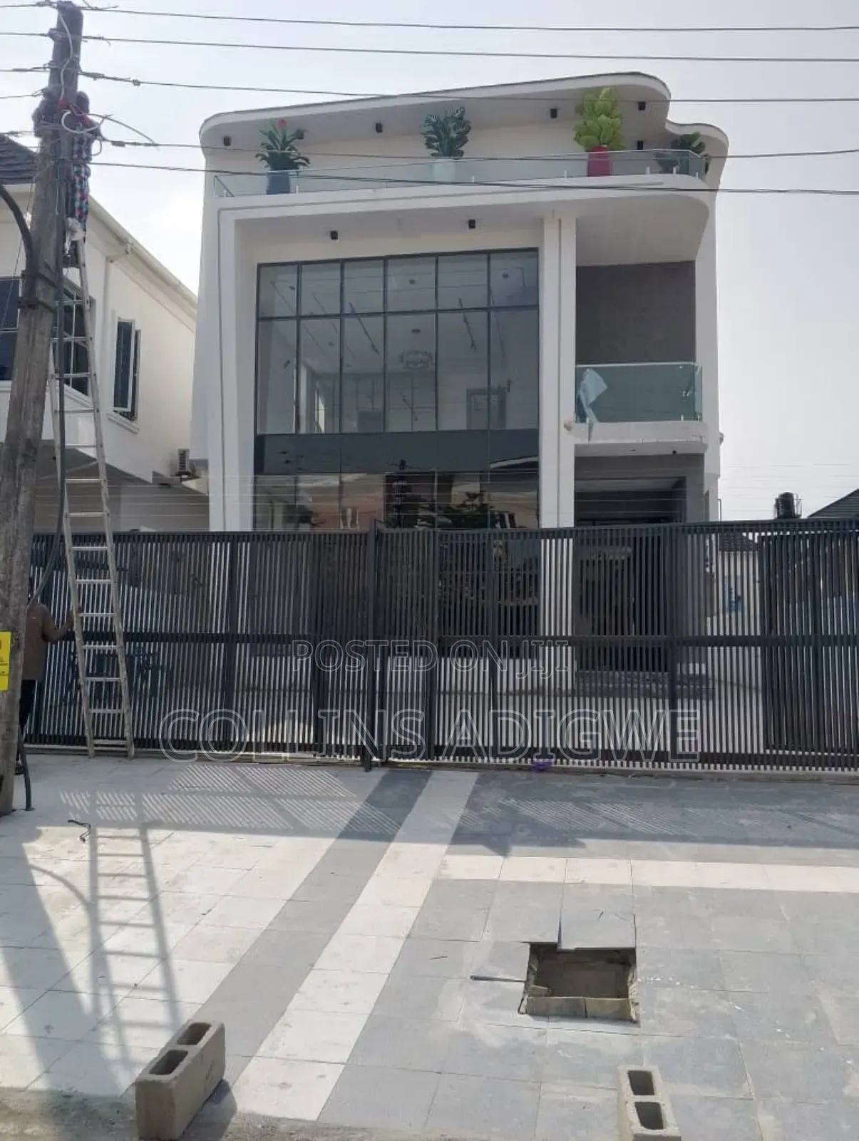 5bdrm Duplex in Oral Estate Chevron for sale in Chevron